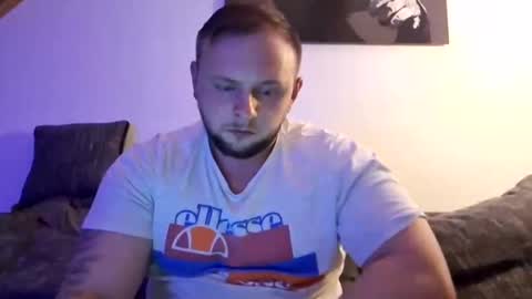 rightful24 online show from December 8, 3:43 am