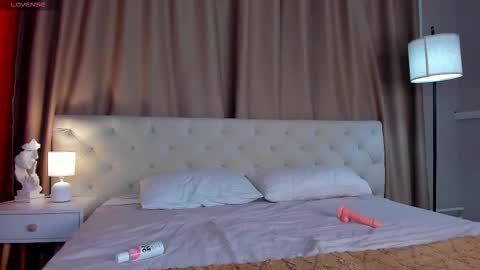 rihanna_walker online show from September 18, 12:12 am