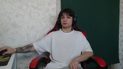 Snapshot of rik_and chatting on December 7, 9:28 am Rick online show from December 7, 9:28 am