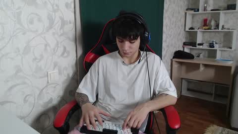 Snapshot of rik_and chatting on December 17, 6:13 am Rick online show from December 17, 6:13 am