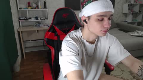 Snapshot of rik_and chatting on December 28, 5:23 am Rick online show from December 28, 5:23 am