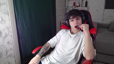 Snapshot of rik_and chatting on December 28, 6:08 pm Rick online show from December 28, 6:08 pm