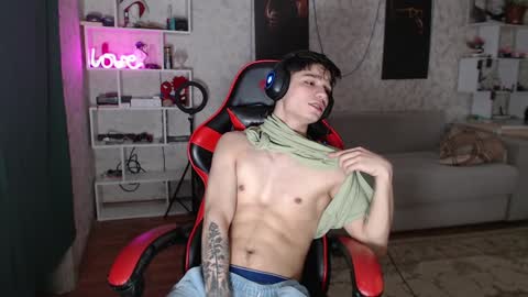 Snapshot of rik_and chatting on February 8, 11:24 pm Rick online show from February 8, 11:24 pm