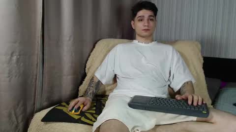 Snapshot of rik_and chatting on October 24, 11:23 pm Rick online show from October 24, 11:23 pm