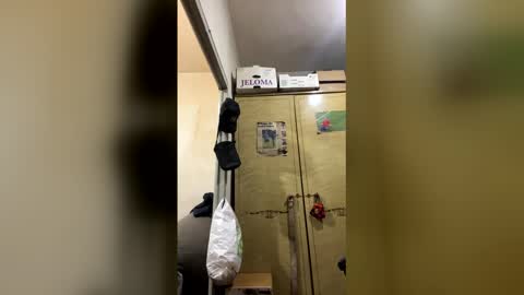 Snapshot of rikardo9996 chatting on April 7, 12:33 am rikardo9996 online show from April 7, 12:33 am