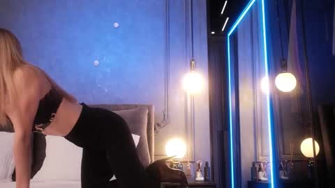    if you wanna buy smth stockingsph etc  custom videos or pics  online show from October 25, 11:29 am