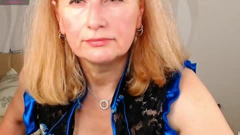 Snapshot of riley_annet chatting on January 1, 5:44 pm Riley online show from January 1, 5:44 pm