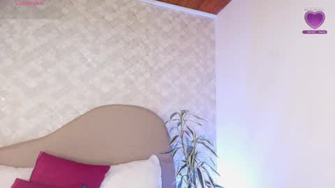 Snapshot of rileyallen01 chatting on April 13, 7:52 pm Rilley Allen online show from April 13, 7:52 pm