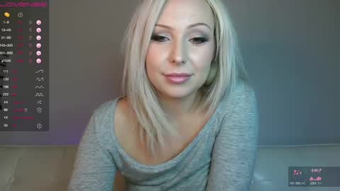 Snapshot of rileyandhawk chatting on January 28, 9:19 pm RileyAddams online show from January 28, 9:19 pm