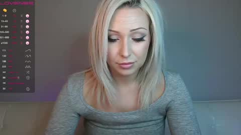 Snapshot of rileyandhawk chatting on January 29, 7:11 pm RileyAddams online show from January 29, 7:11 pm