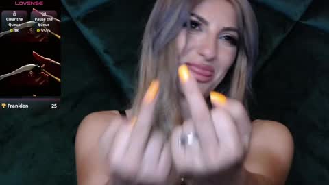 rileylannax online show from May 13, 6:33 am