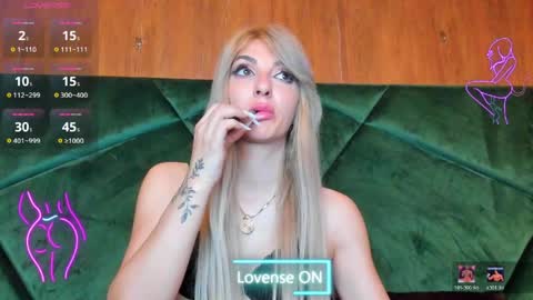 rileylannax online show from May 18, 4:07 am