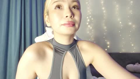 Snapshot of rileymee chatting on December 4, 9:29 am rileymee online show from December 4, 9:29 am