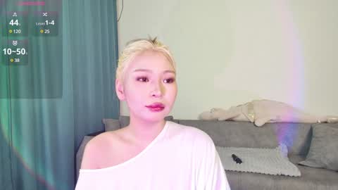 Snapshot of rileymee chatting on December 21, 3:25 am rileymee online show from December 21, 3:25 am