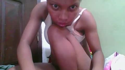 rinah654271 online show from May 8, 4:01 pm