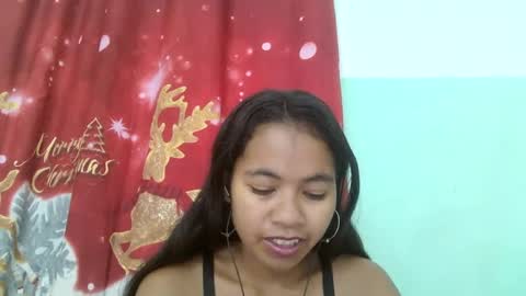 Snapshot of rinah856024 chatting on February 14, 12:25 pm rinah856024 online show from February 14, 12:25 pm