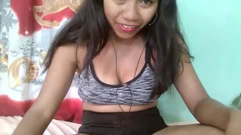 Snapshot of rinah856024 chatting on February 16, 9:48 am rinah856024 online show from February 16, 9:48 am
