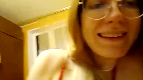 Snapshot of rinettawilss chatting on January 16, 2:19 am RinettaWilss online show from January 16, 2:19 am