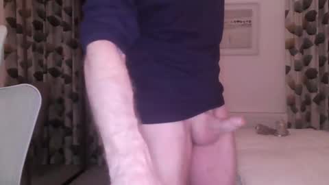 Snapshot of ringomar chatting on November 17, 7:47 am Rob online show from November 17, 7:47 am