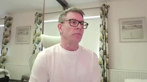 Snapshot of ringomar chatting on February 19, 9:38 am Rob online show from February 19, 9:38 am