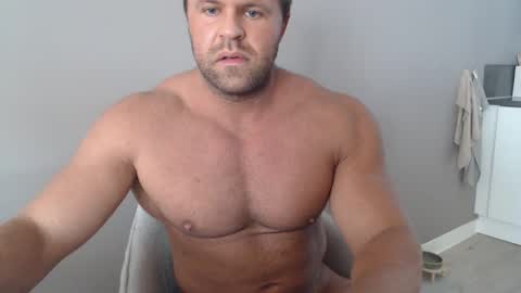 Snapshot of rippedandraw chatting on October 18, 1:23 pm rippedandraw online show from October 18, 1:23 pm