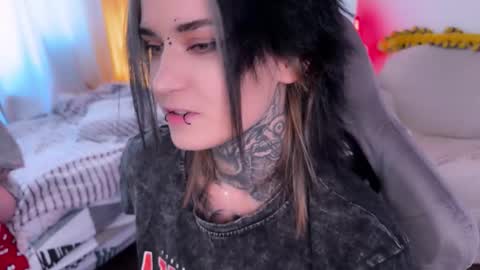   DianaBrite            fansl y online show from March 7, 12:46 pm