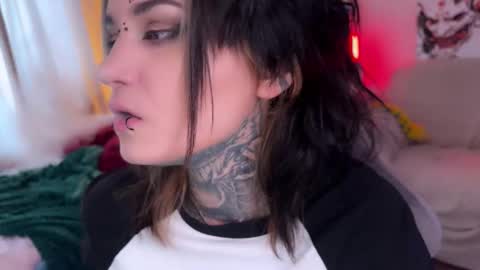   DianaBrite            fansl y online show from March 26, 1:06 pm