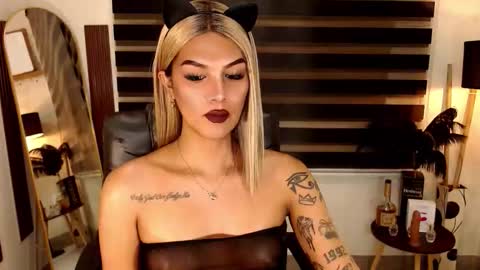 riri online show from November 17, 7:36 am