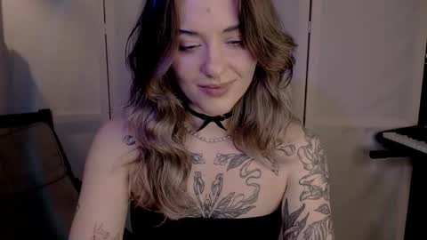 Snapshot of risha_laass chatting on January 22, 10:15 pm risha_laass online show from January 22, 10:15 pm