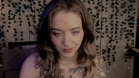 Snapshot of risha_laass chatting on February 15, 10:31 pm risha_laass online show from February 15, 10:31 pm