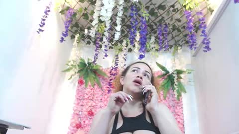 Risitos De Oro online show from December 14, 12:32 pm