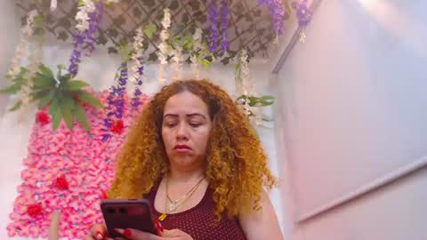 Snapshot of risitos_de_oro_ chatting on June 25, 9:47 am Risitos De Oro online show from June 25, 9:47 am