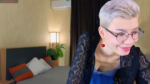Snapshot of riskyteasse chatting on December 8, 7:05 am Agnes online show from December 8, 7:05 am