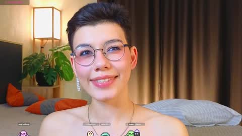 Snapshot of riskyteasse chatting on December 14, 1:38 pm Agnes online show from December 14, 1:38 pm