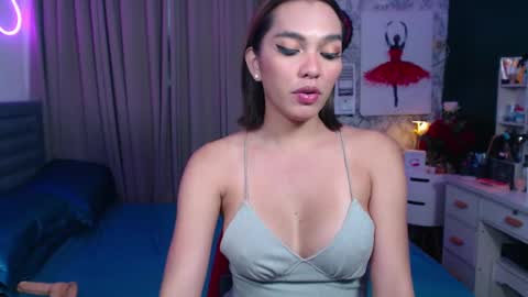Snapshot of risque_asiancassandra chatting on March 3, 5:31 am Miss Cassie online show from March 3, 5:31 am
