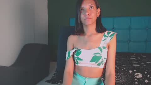 Snapshot of risy_rose chatting on February 5, 7:53 pm risy_rose online show from February 5, 7:53 pm
