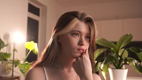 Akemi online show from March 5, 4:36 pm