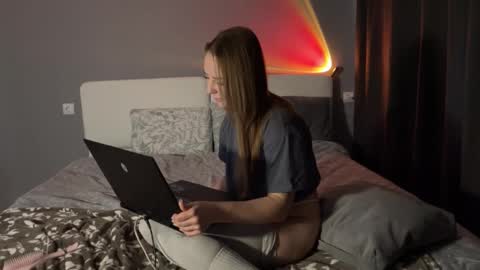 rivenne online show from February 16, 11:17 am