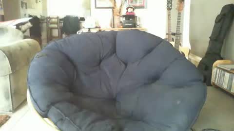 Snapshot of riverratggg chatting on December 17, 6:35 am riveratggg online show from December 17, 6:35 am