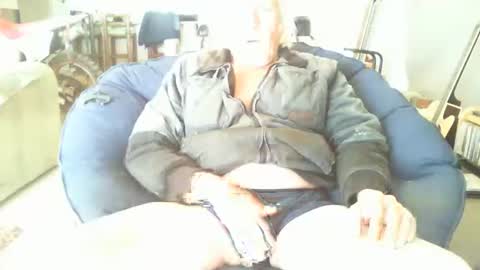 Snapshot of riverratggg chatting on March 8, 7:49 am riveratggg online show from March 8, 7:49 am