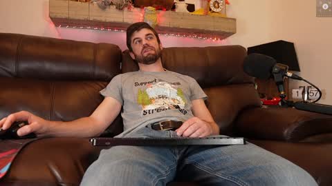 Snapshot of rndmzd chatting on December 18, 7:58 am Ryan aka KeylimeRy online show from December 18, 7:58 am