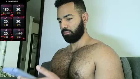 Snapshot of roa32sebas chatting on December 26, 6:54 pm SebasRoa online show from December 26, 6:54 pm