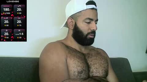 Snapshot of roa32sebas chatting on February 17, 3:08 pm SebasRoa online show from February 17, 3:08 pm