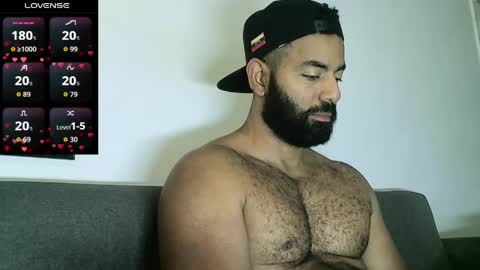 Snapshot of roa32sebas chatting on March 30, 5:25 pm SebasRoa online show from March 30, 5:25 pm