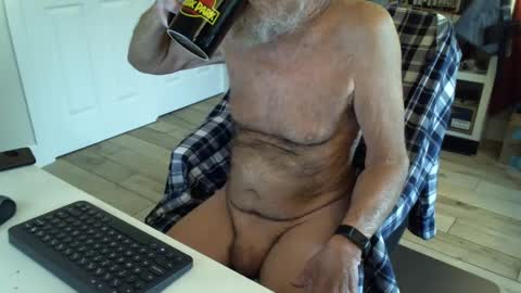 Snapshot of roaming_rob chatting on February 23, 12:05 pm Rob online show from February 23, 12:05 pm
