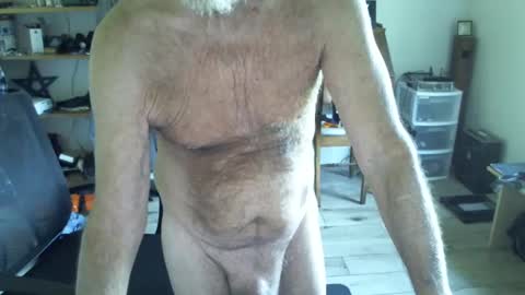 Snapshot of roaming_rob chatting on March 3, 3:20 pm Rob online show from March 3, 3:20 pm