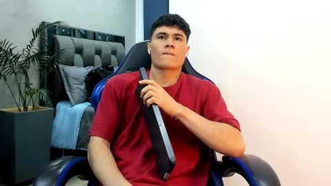 Roan Birkin online show from November 10, 8:08 pm