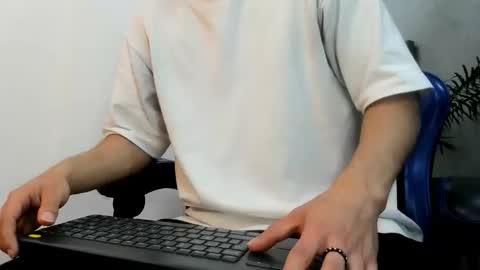 Roan Birkin online show from January 14, 7:19 pm