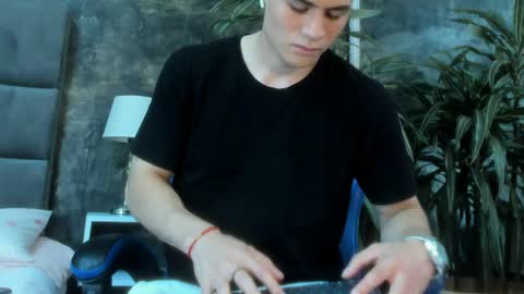 Roan Birkin online show from May 11, 7:55 pm
