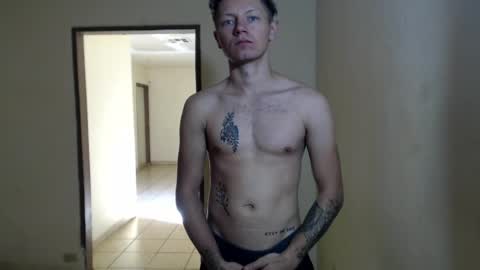 Snapshot of roastingcorn chatting on April 13, 4:34 pm RoastingCorn online show from April 13, 4:34 pm